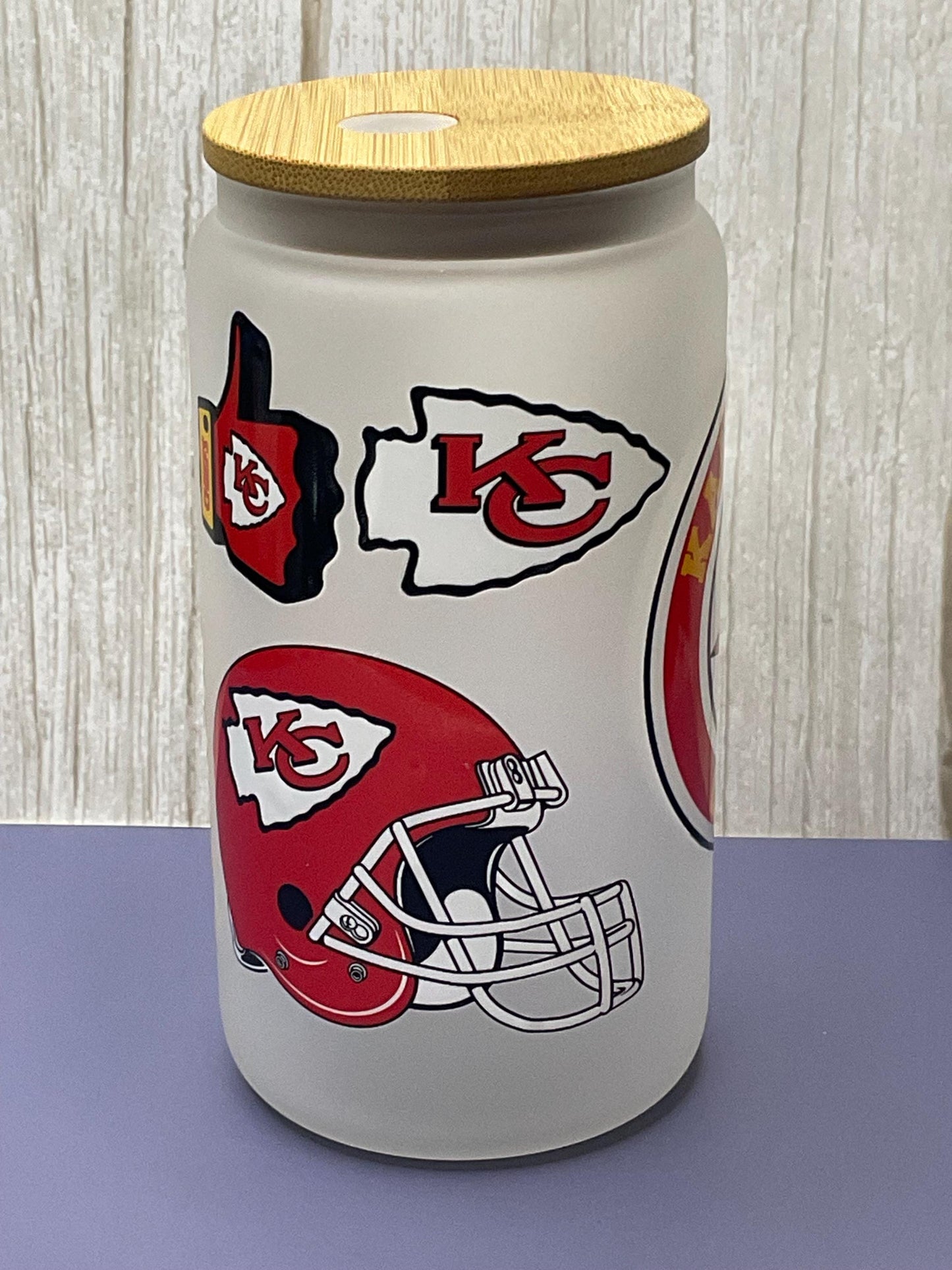 Chiefs Frosted Glass Cup: 16 oz Bamboo Lid Iced Coffee Cup